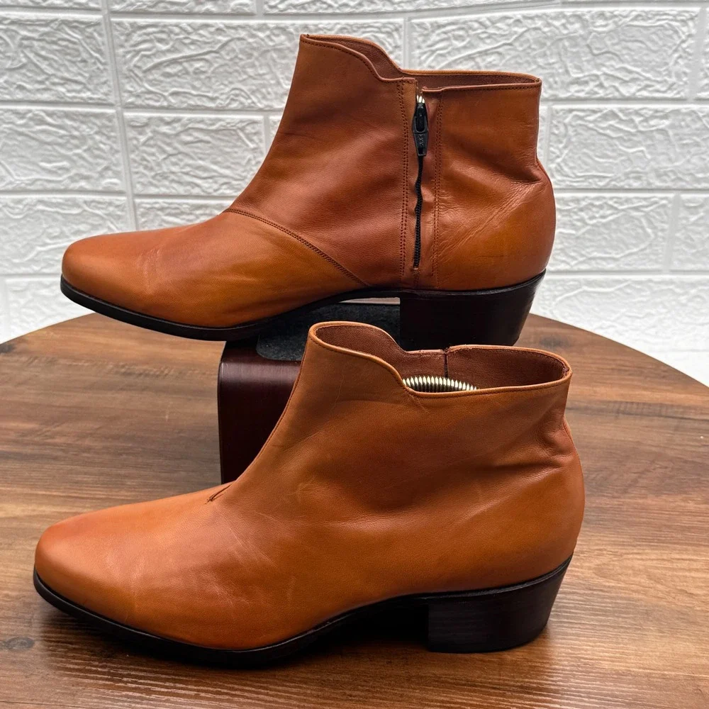 NOS Vintage 70s Florsheim Duke Leather Boots 11 D Gold Tan Side Zip Beatle NIB⁠
